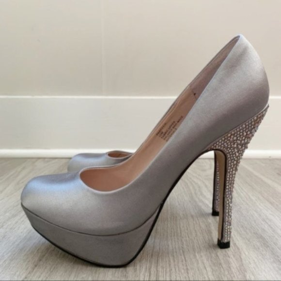 Steve Madden | Gray Satin Partyy-R Platform Pump - Picture 5 of 8